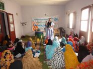 الأستاذ: محمد أحمد في حلقة الحديث بمخيم الزهرات