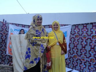 نائب رئيس مجلس الإدارة: ازعورة بنت بيديا تسلم جائزة أجود حافظة للزهرة خديجة بنت الدي