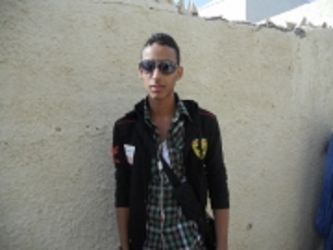 خالد ولد عبد الرحمن طالب في المرحلة الثانوية 